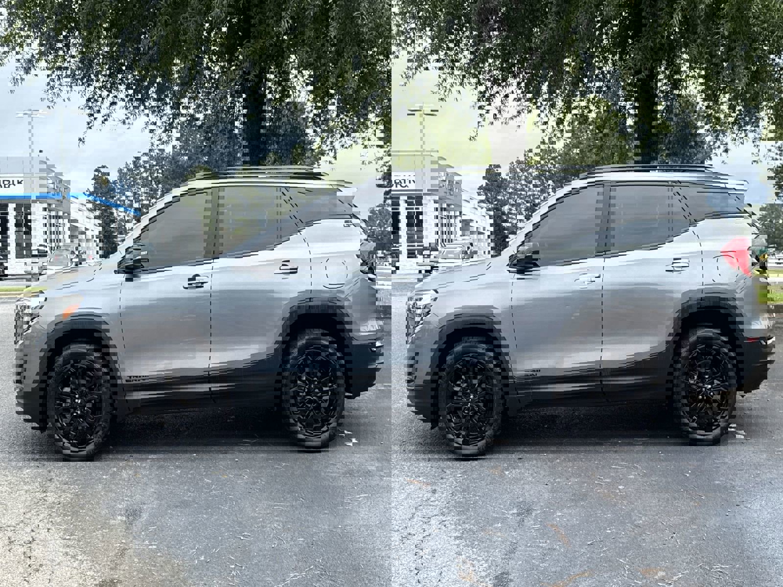 Used 2021 GMC Terrain SLT w/ Elevation Edition image 7