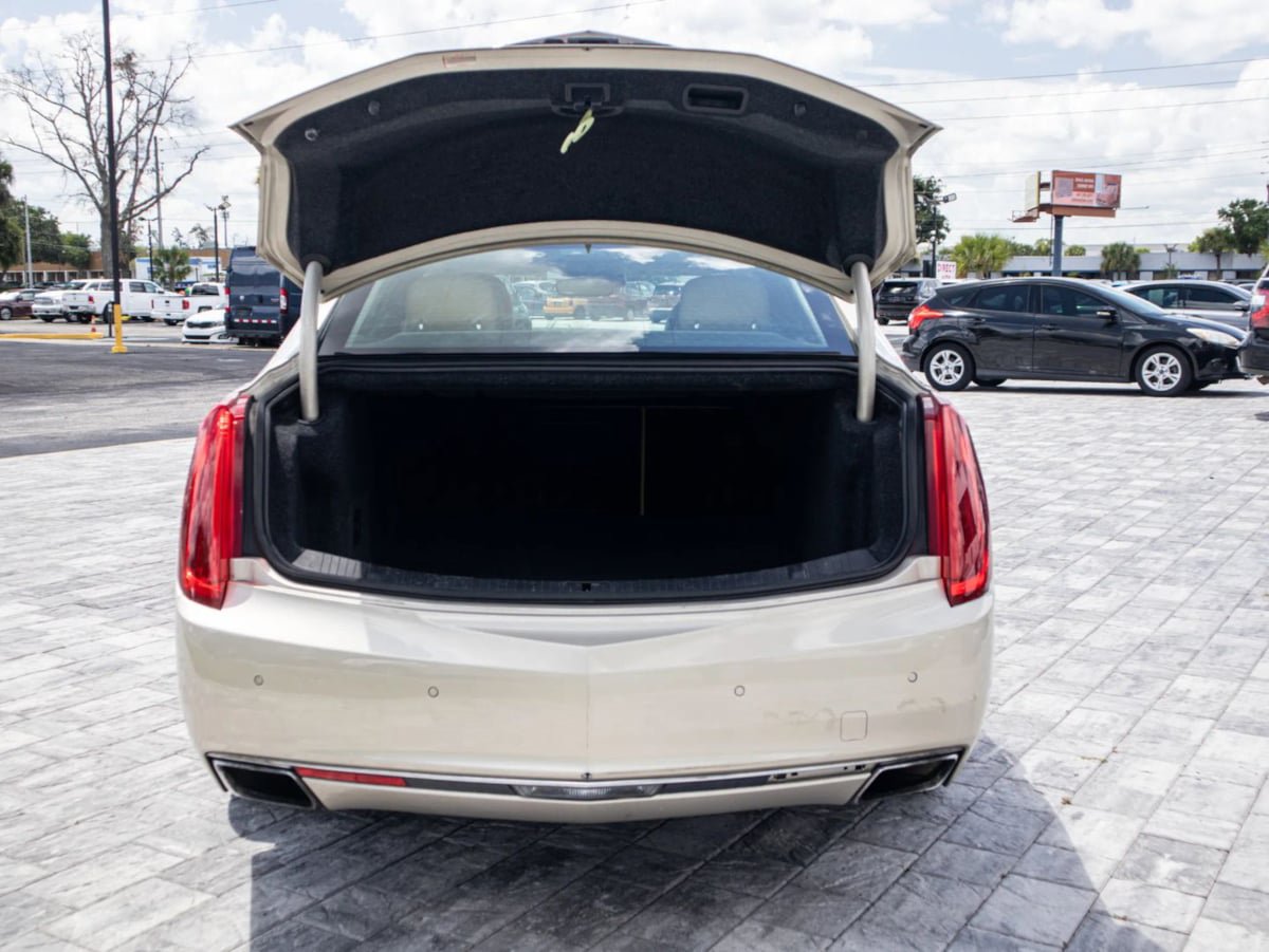 Used 2013 Cadillac XTS Premium FWD image 7