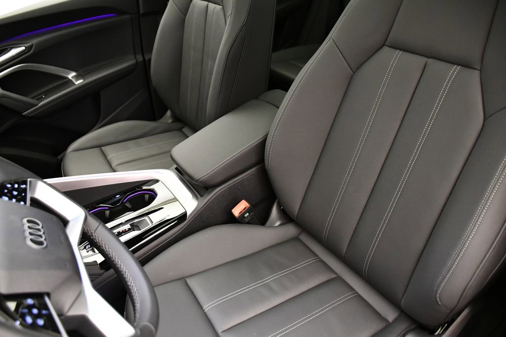 Used 2025 Audi Q5 Premium w/ Convenience Package image 38