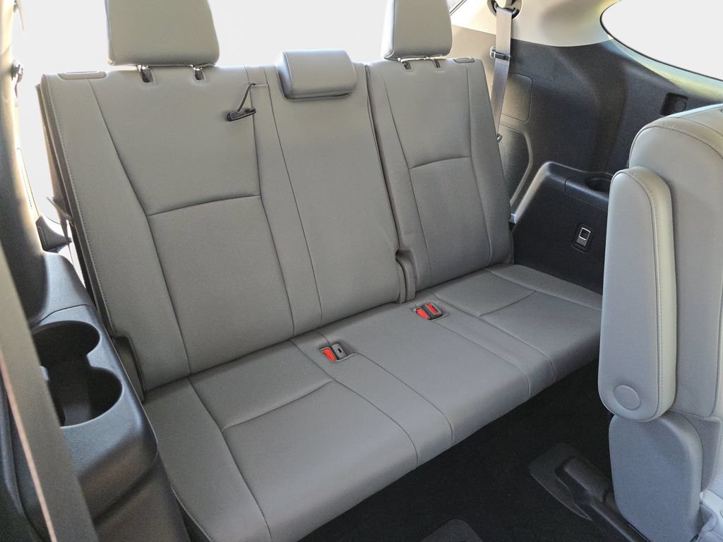 Used 2021 Toyota Highlander Limited FWD image 16