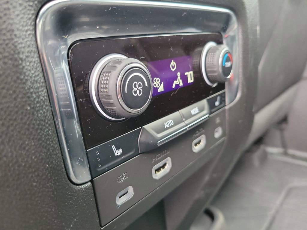 Used 2023 Chevrolet Tahoe Premier w/ Advanced Technology Package image 35