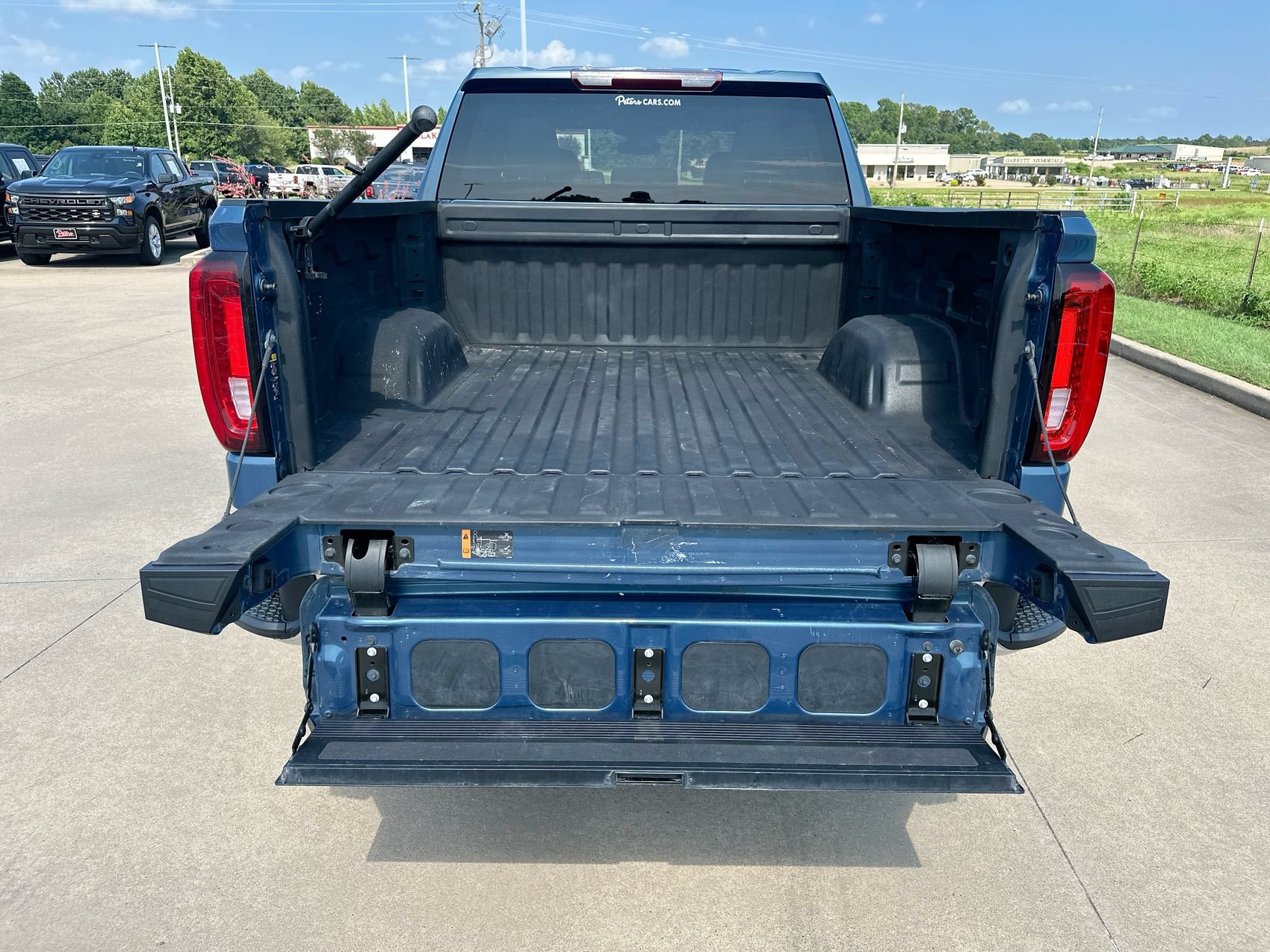 Used 2024 GMC Sierra 1500 SLT AWD/4WD image 22