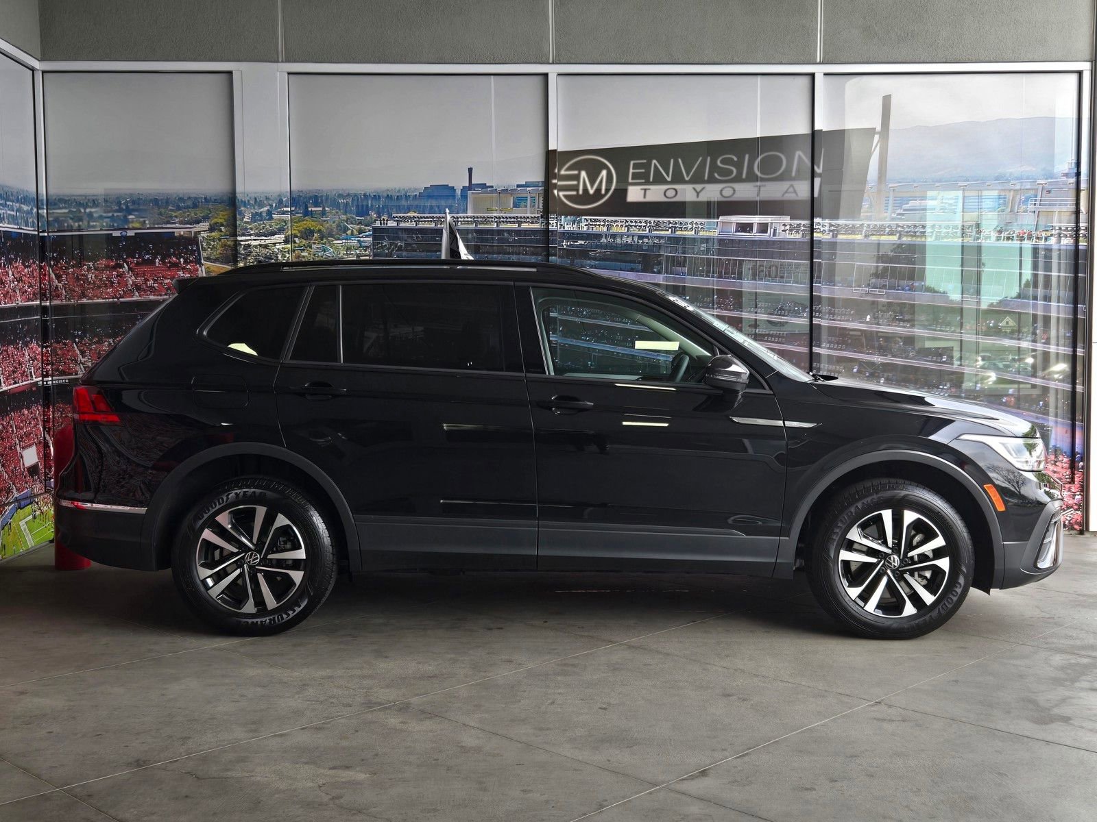 Used 2022 Volkswagen Tiguan S AWD/4WD image 4