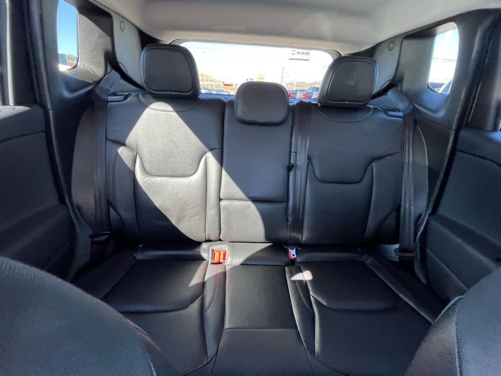 Used 2022 Jeep Renegade Trailhawk image 16