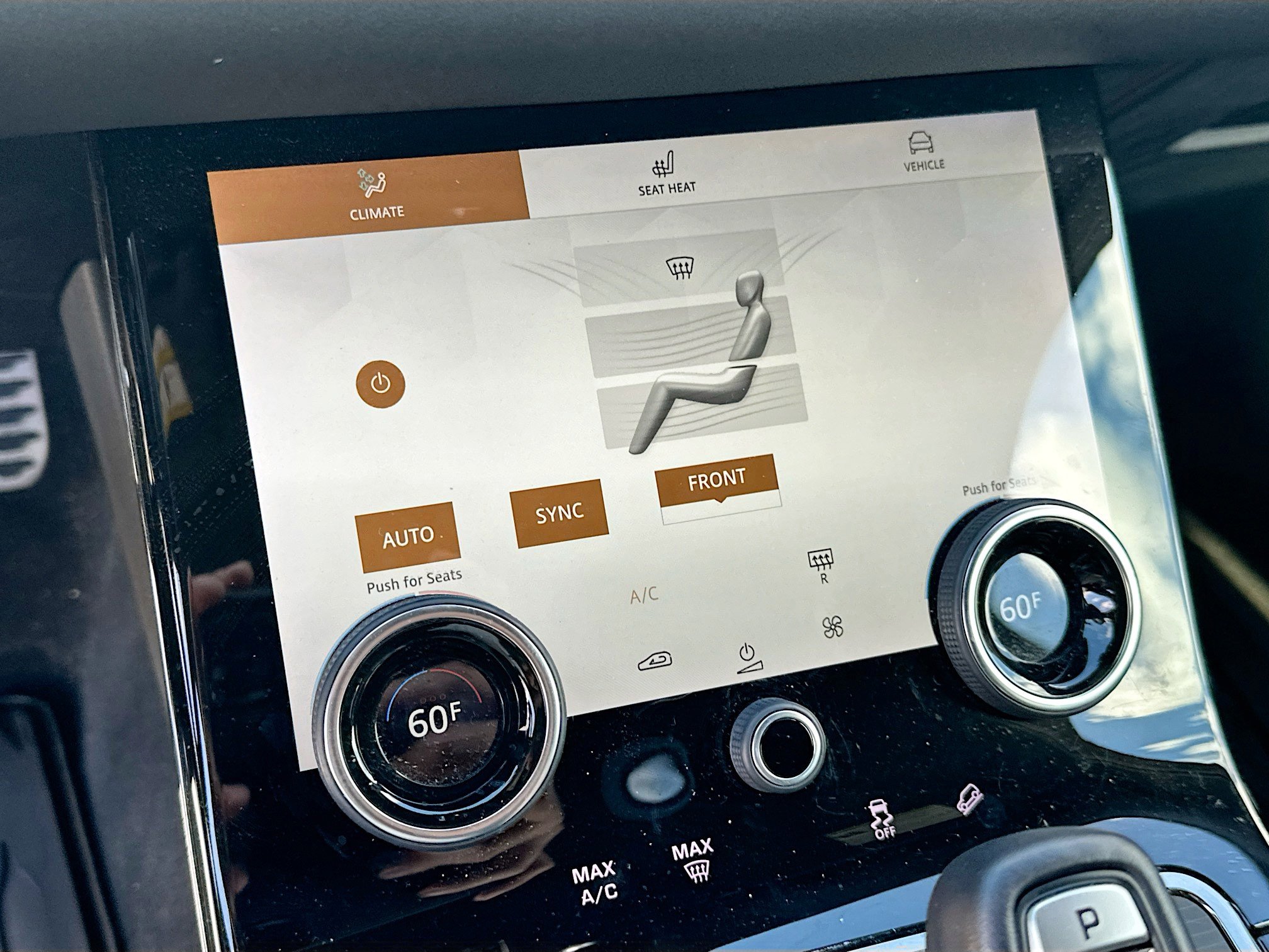 Used 2022 Land Rover Range Rover Evoque R-Dynamic SE image 16