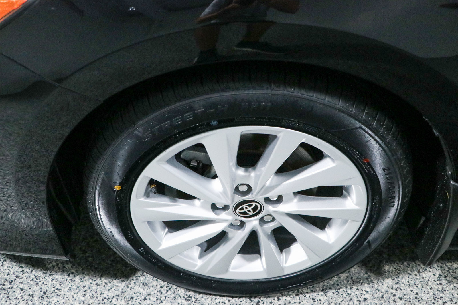 Used 2023 Toyota Camry LE FWD image 11