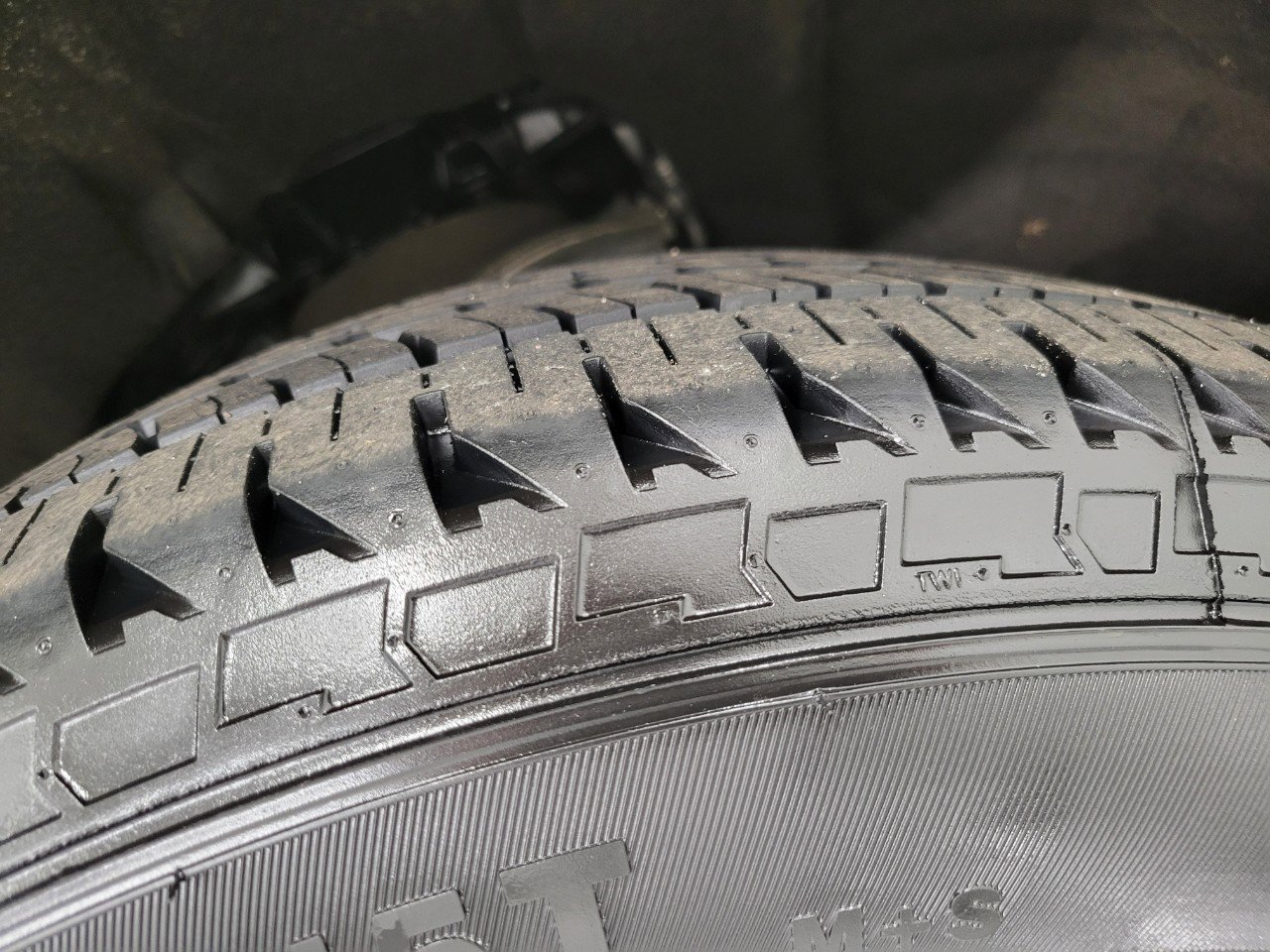 Used 2024 Chevrolet Suburban Premier AWD/4WD image 5