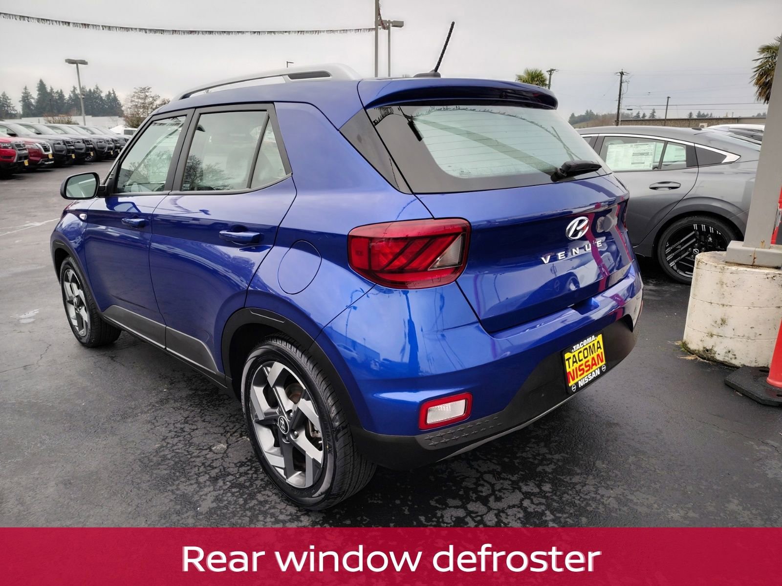 Used 2023 Hyundai Venue Limited w/ Cargo Package image 5