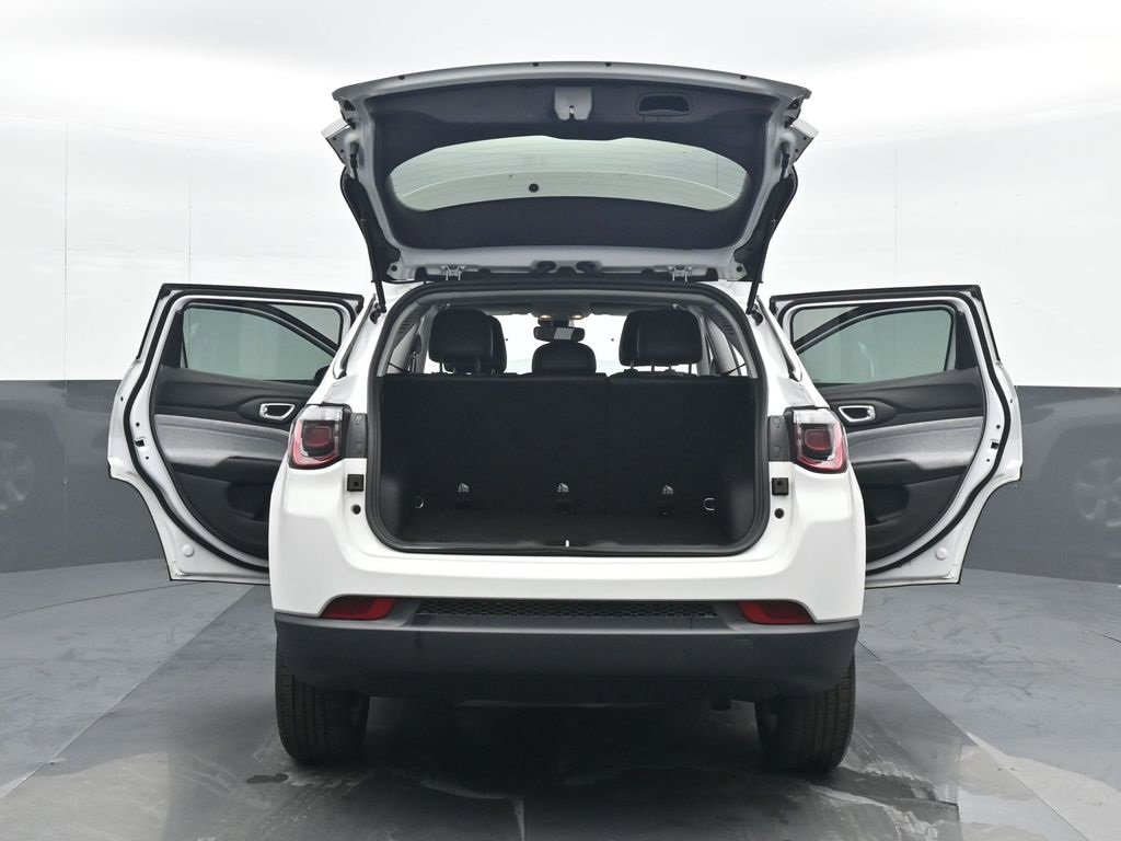 Used 2022 Jeep Compass Latitude image 25