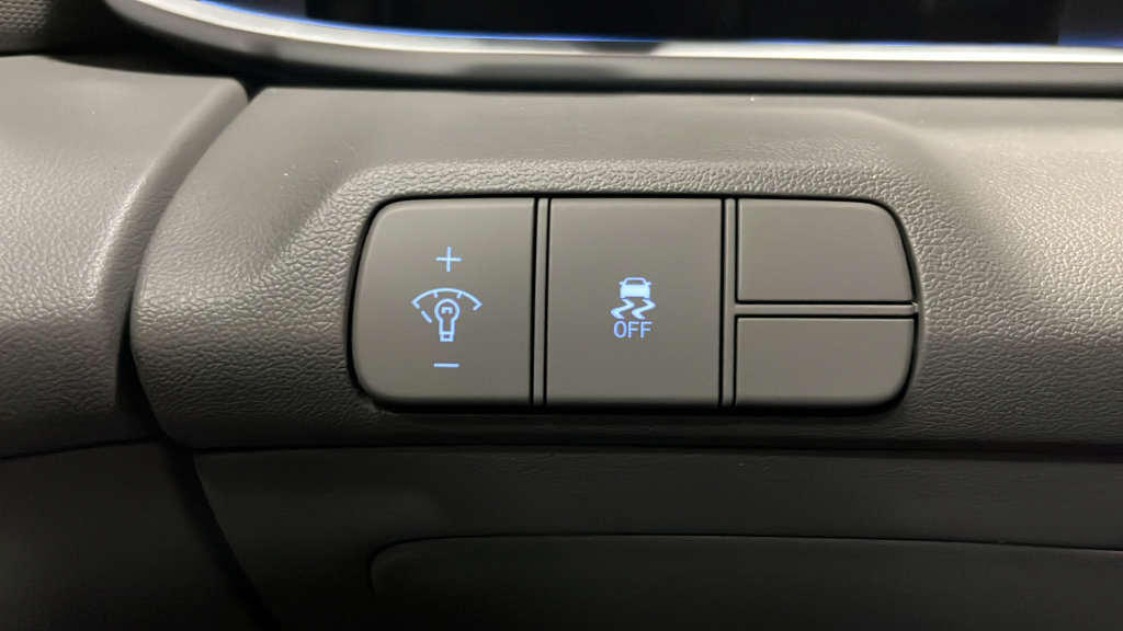 Used 2025 Hyundai Elantra SEL FWD image 31