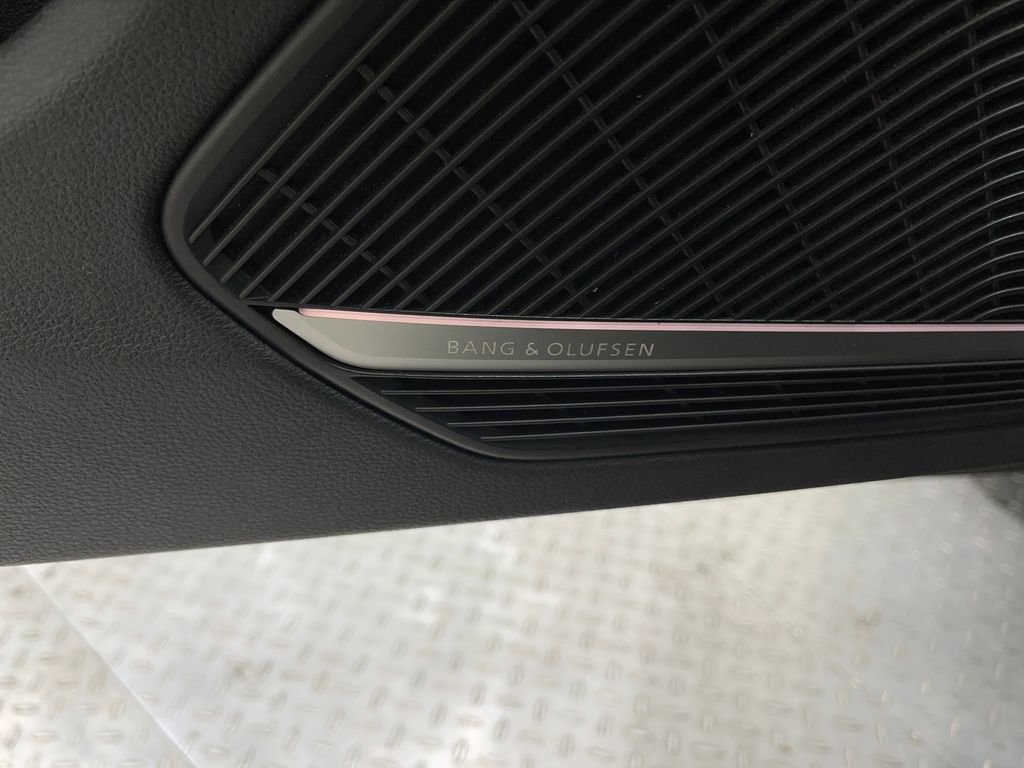 Used 2018 Audi A4 2.0T Premium Plus w/ Premium Plus Package image 18