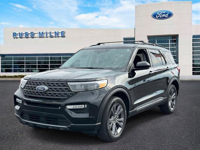 Used 2023 Ford Explorer XLT w/ Equipment Group 202A image 6