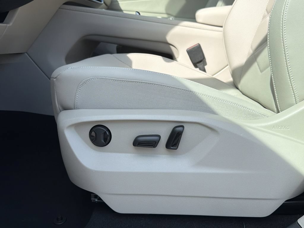 New 2026 Volkswagen Atlas SE FWD image 23