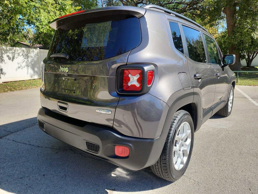 Used 2018 Jeep Renegade Latitude image 9