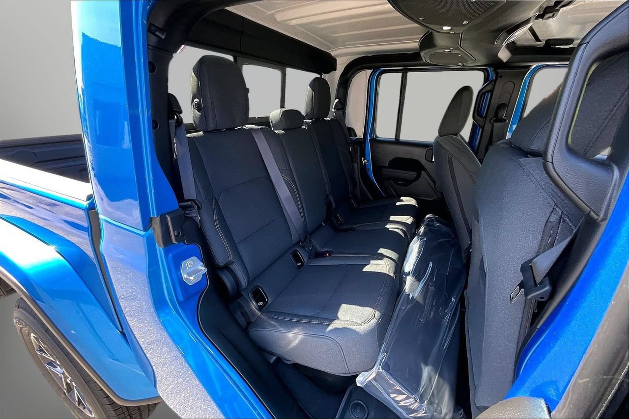 New 2026 Jeep Gladiator Sport AWD/4WD image 17