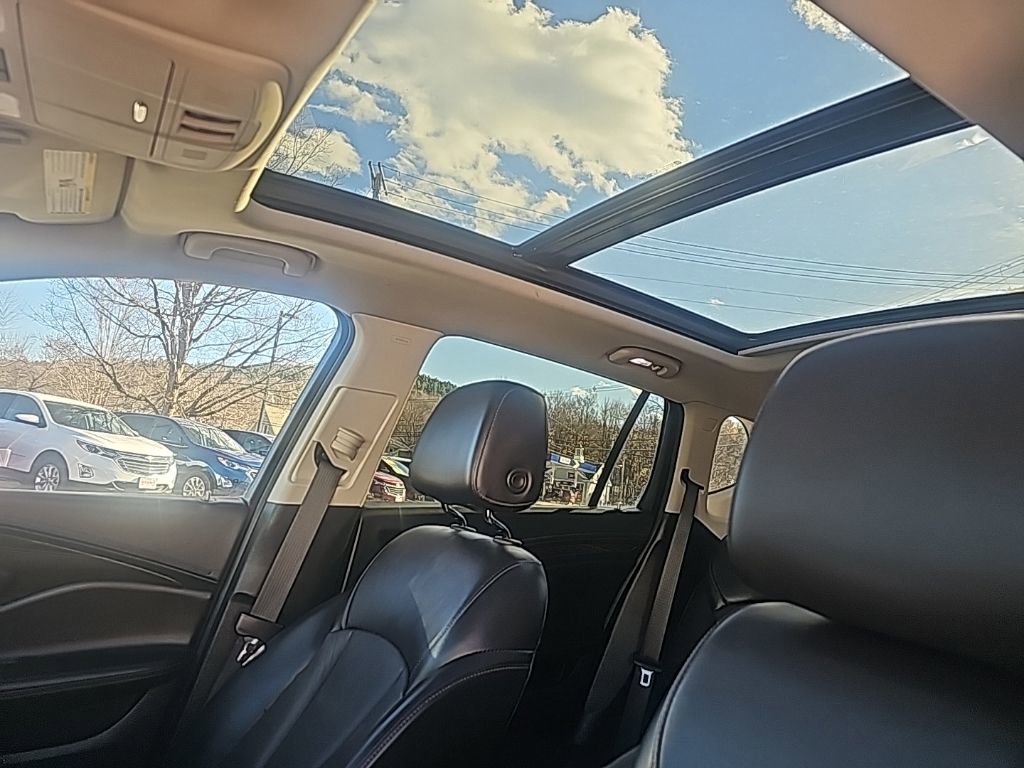 Used 2019 Buick Envision Essence image 17