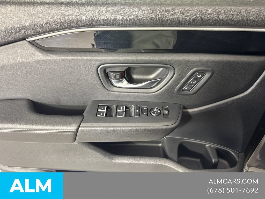 Used 2025 Honda Pilot EX-L image 13