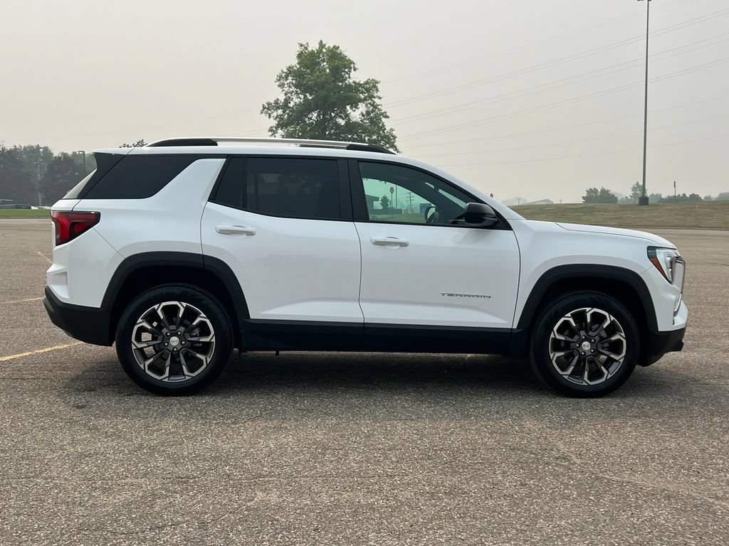 Used 2025 GMC Terrain Elevation w/ Elevation Premium Package AWD/4WD image 46