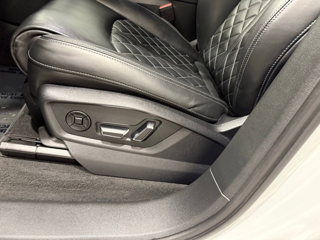 Used 2021 Audi SQ7 Premium Plus w/ Driver Assistance Package image 15