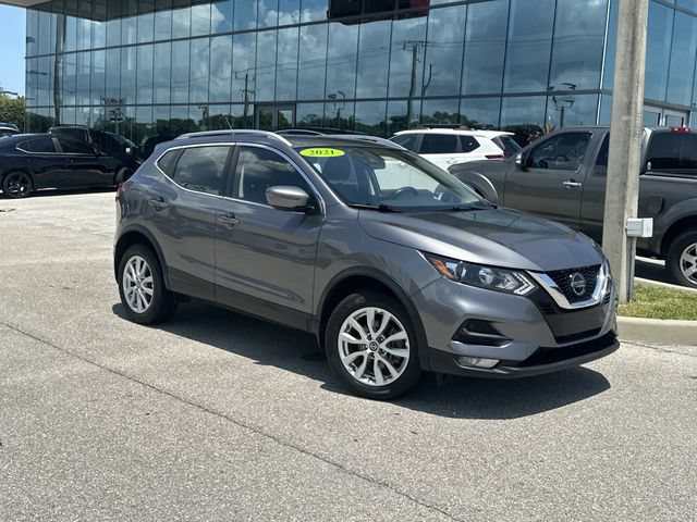 Used 2021 Nissan Rogue Sport SV FWD image 2