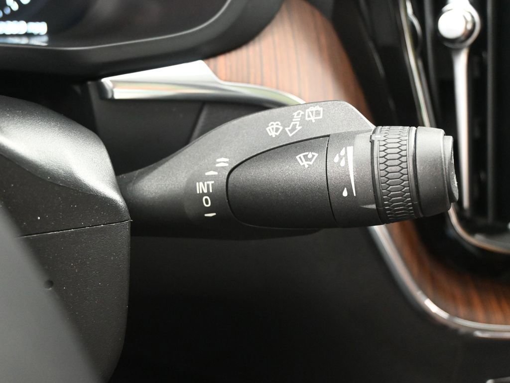 Used 2019 Volvo XC60 T8 Inscription w/ Advanced Package image 16