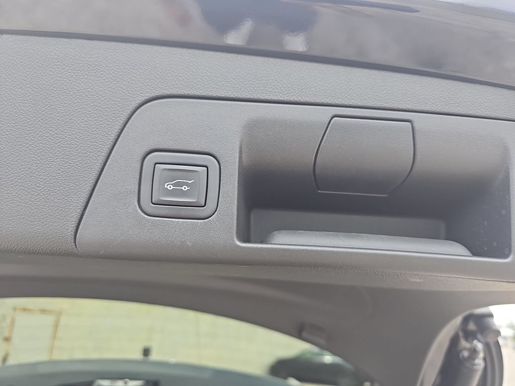 Certified 2023 Buick Envision Avenir FWD image 17