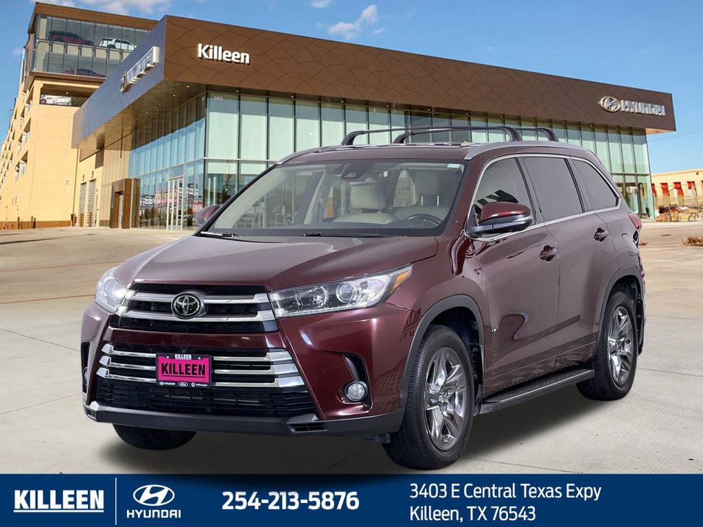 Used 2018 Toyota Highlander Limited Platinum image 3
