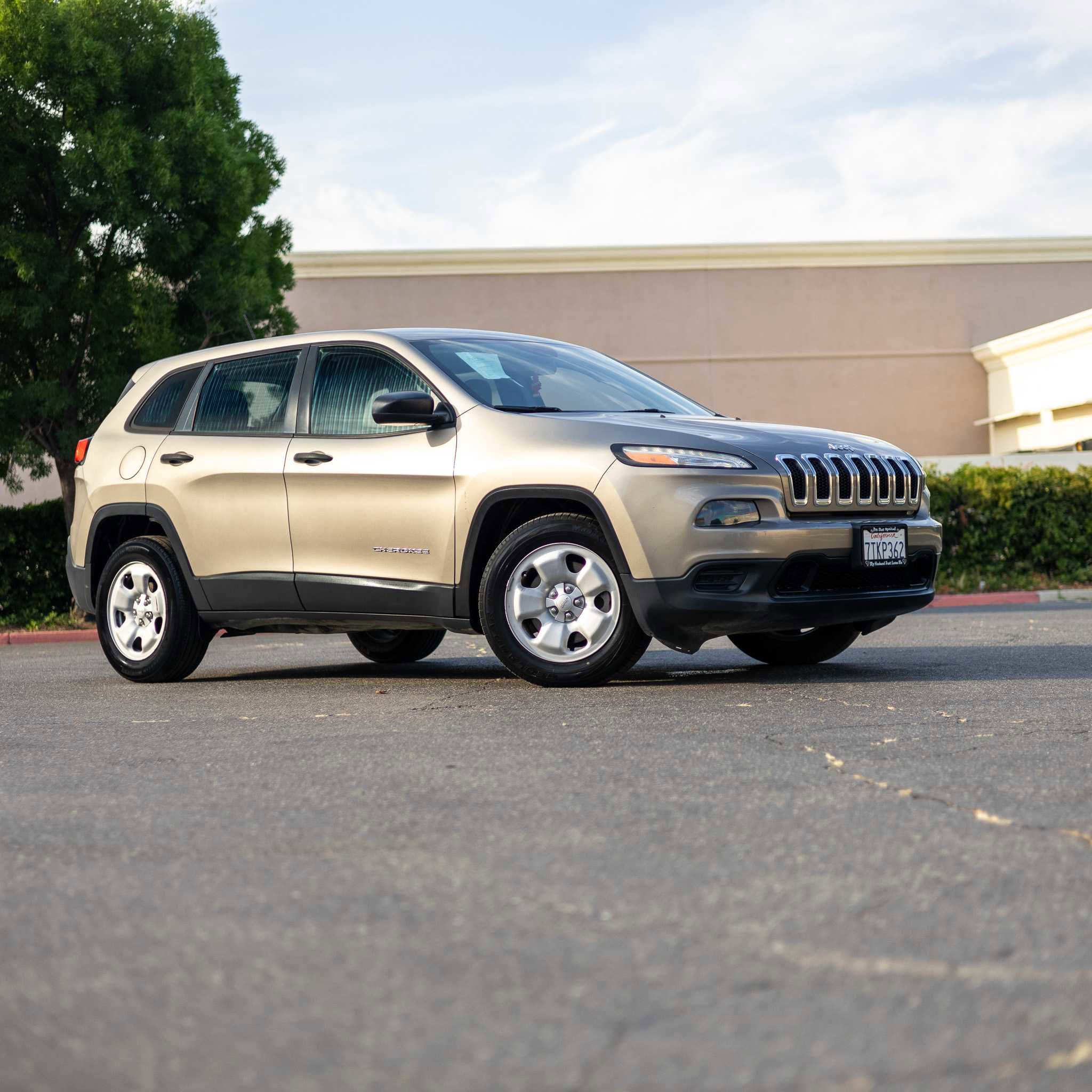 Used 2016 Jeep Cherokee Sport