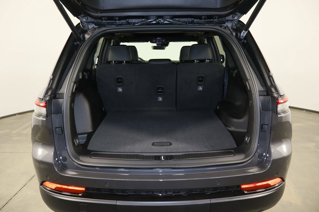 New 2025 Jeep Grand Cherokee Limited image 18