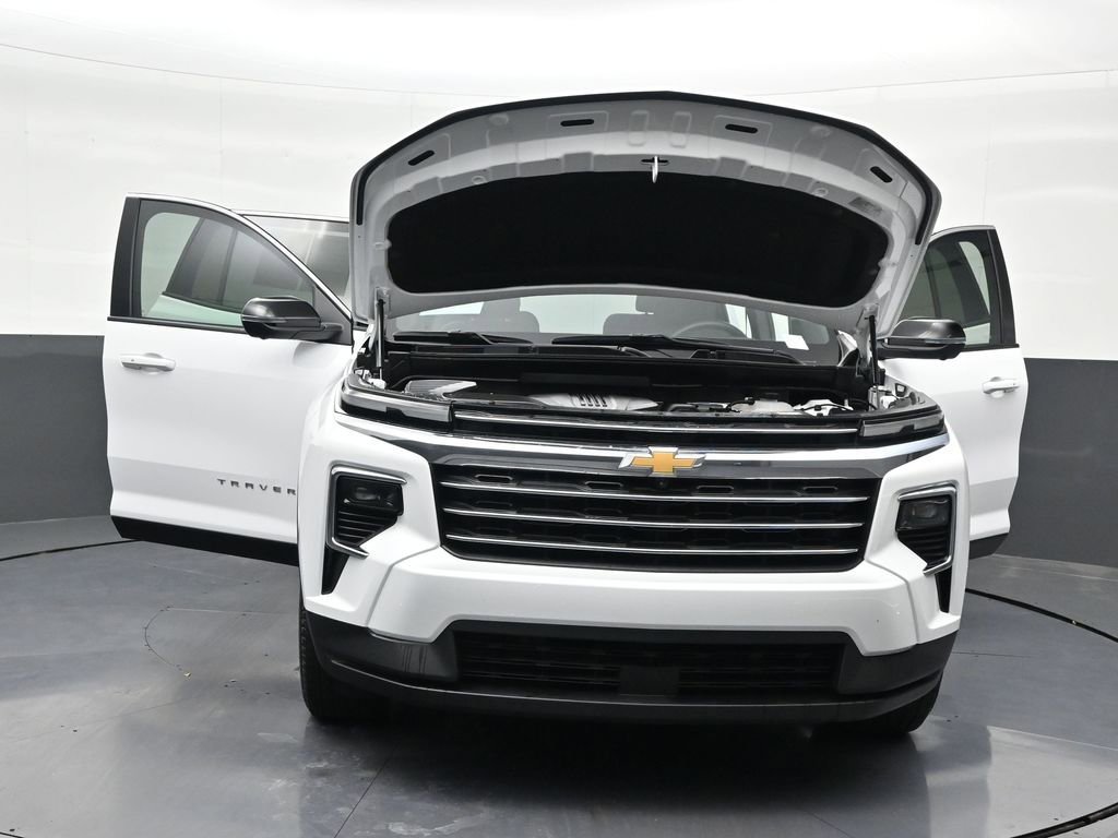 Used 2025 Chevrolet Traverse LT w/ Driver Confidence Package FWD image 38