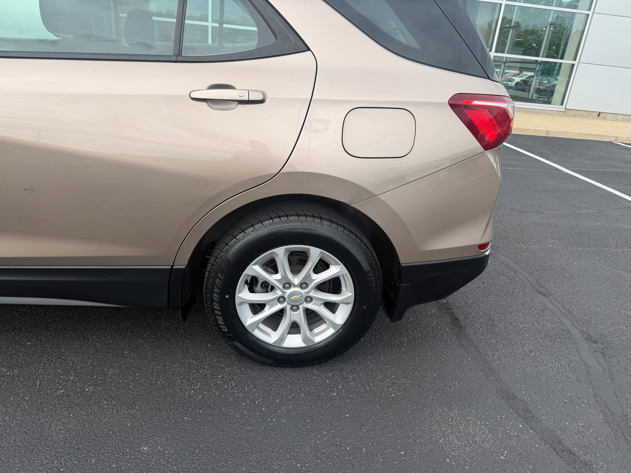 Used 2018 Chevrolet Equinox LS FWD image 10