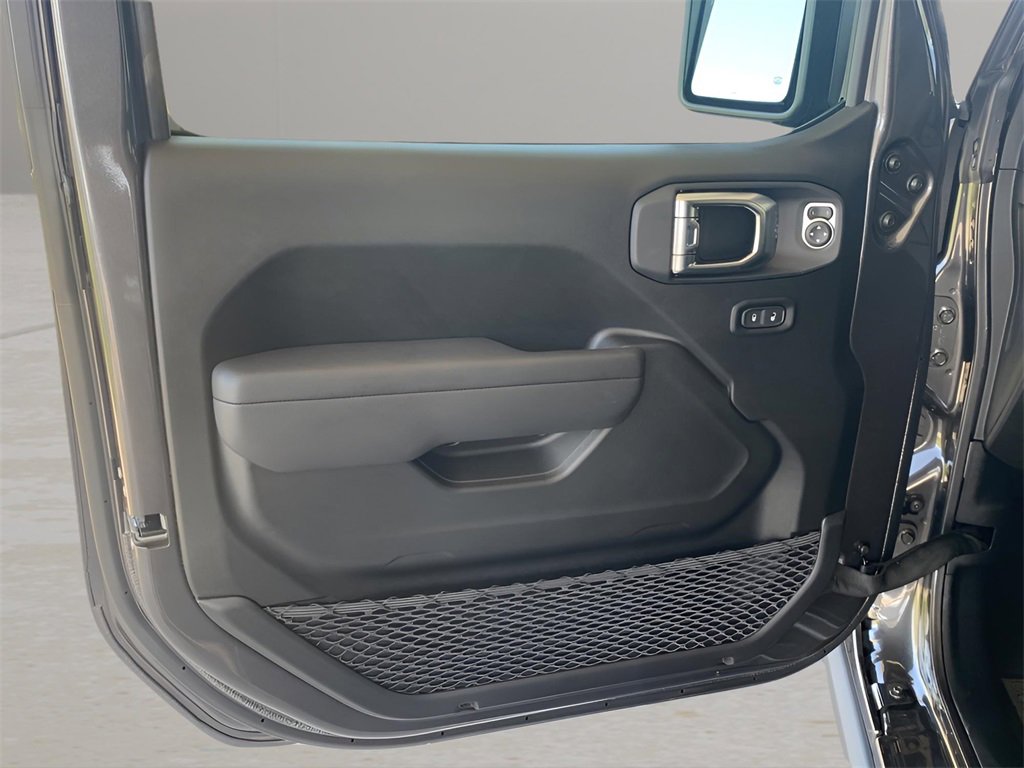 New 2025 Jeep Gladiator Mojave w/ Convenience Group image 23