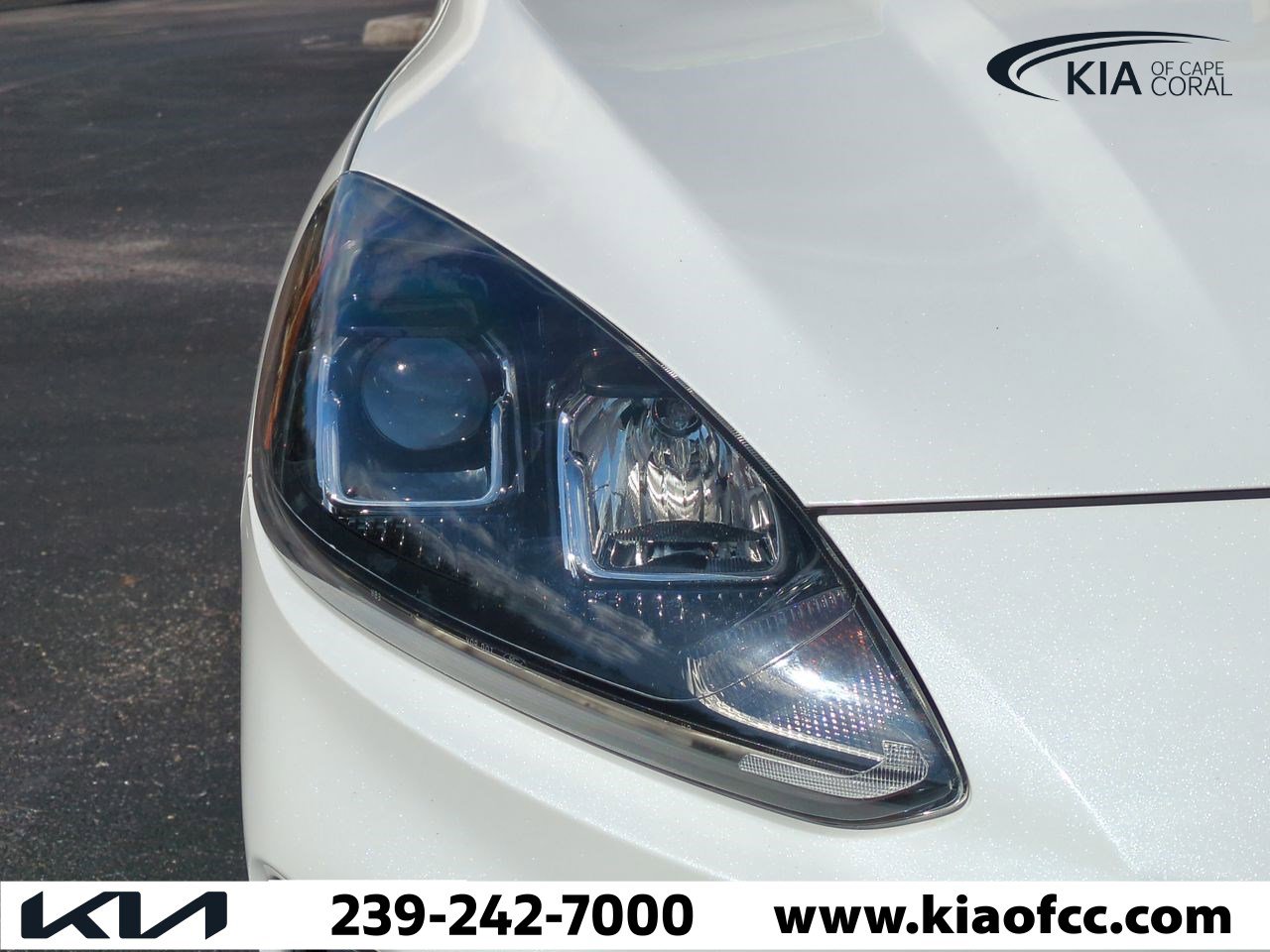 Used 2020 Ford Escape SE image 10