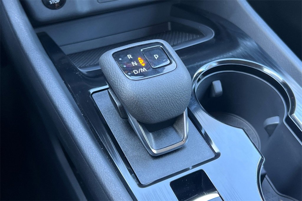 Used 2025 Nissan Rogue SV image 23