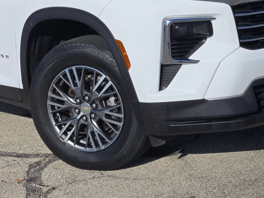Used 2024 Chevrolet Traverse LT AWD/4WD video 3
