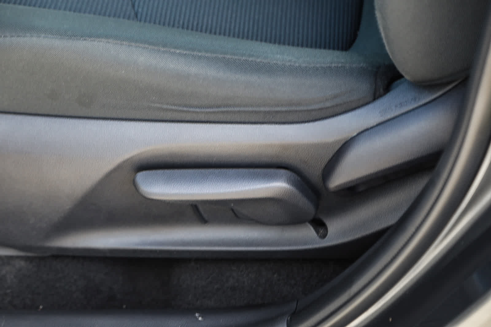 Used 2023 Toyota RAV4 LE AWD/4WD image 19