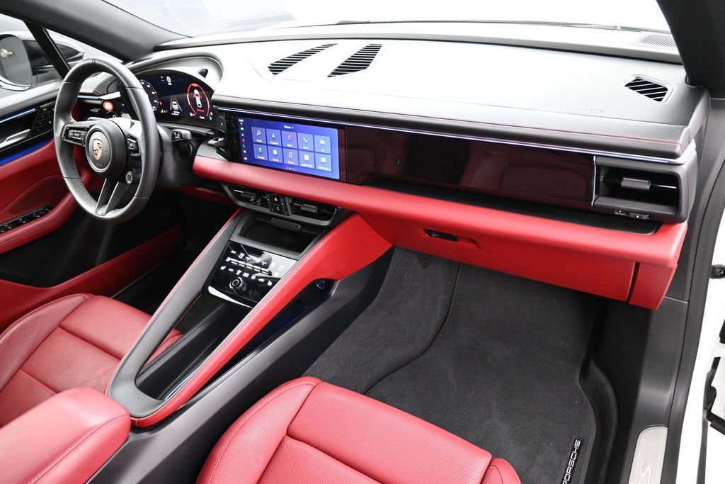 Certified 2025 Porsche Macan 4S Electric AWD/4WD image 28