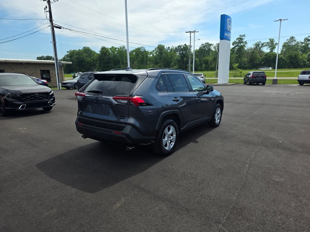 Used 2020 Toyota RAV4 XLE w/ Convenience Package AWD/4WD image 3