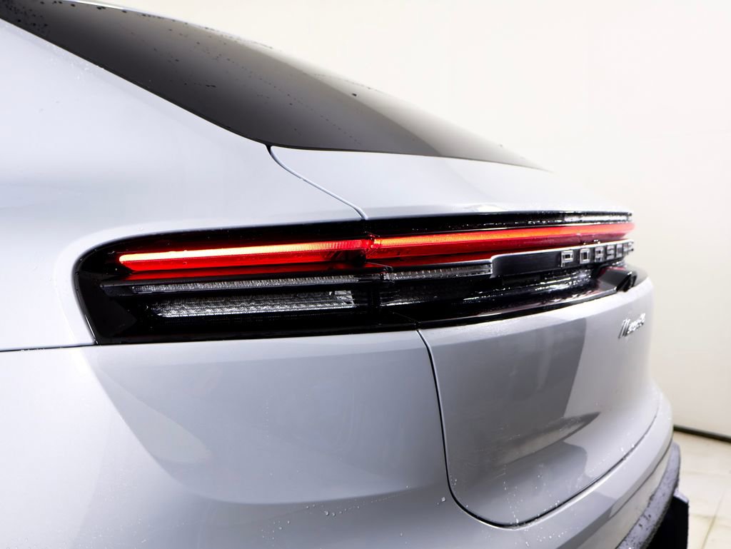 New 2026 Porsche Macan 4 Electric AWD/4WD image 8