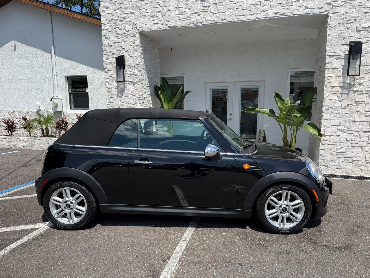 Used 2012 MINI Cooper Convertible FWD image 18