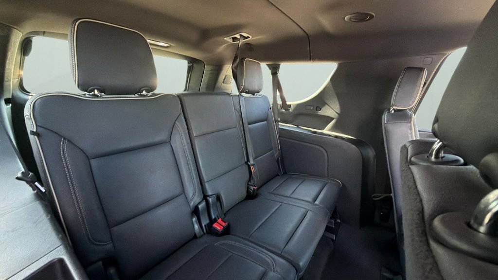 Certified 2025 Chevrolet Suburban Premier RWD image 31