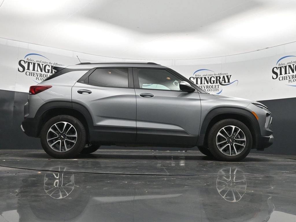 Used 2025 Chevrolet TrailBlazer LT FWD image 33