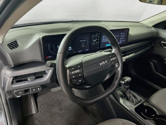 Used 2025 Kia K4 EX FWD image 11