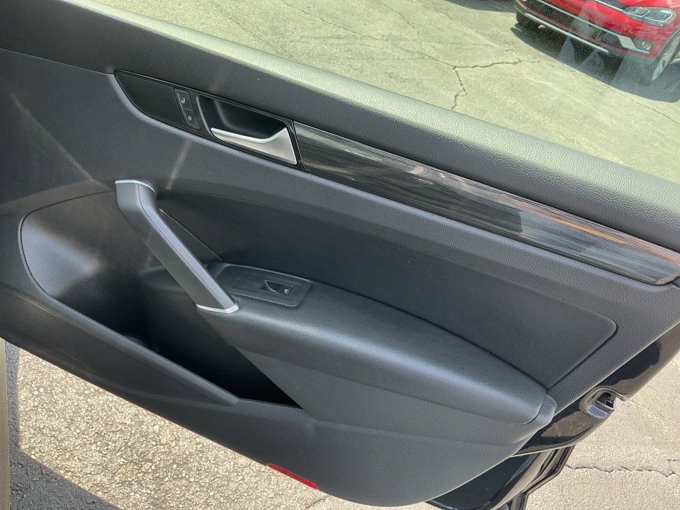 Certified 2020 Volkswagen Passat 2.0T R-Line image 35