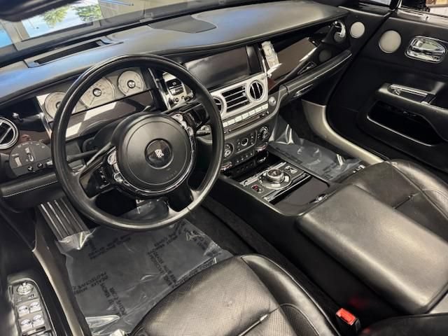 Used 2018 Rolls-Royce Dawn RWD image 11