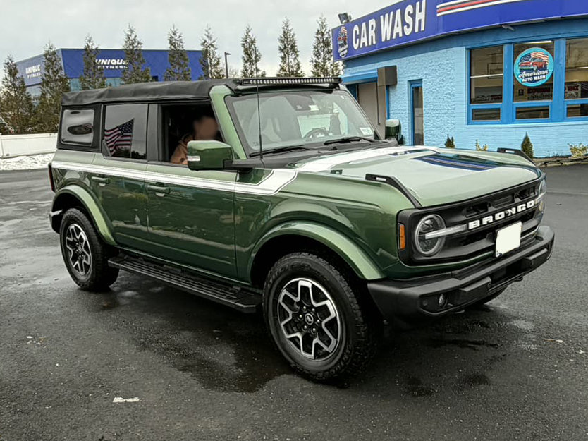 Used 2022 Ford Bronco Outer Banks AWD/4WD image 1