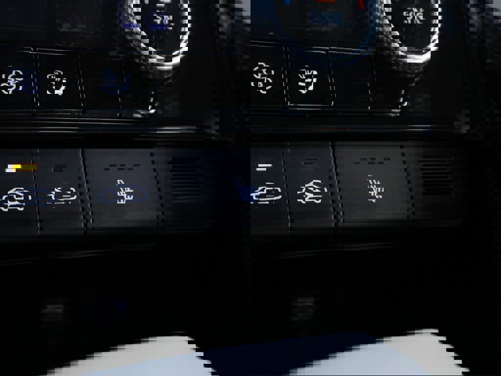 Certified 2022 Hyundai Elantra Limited image 38