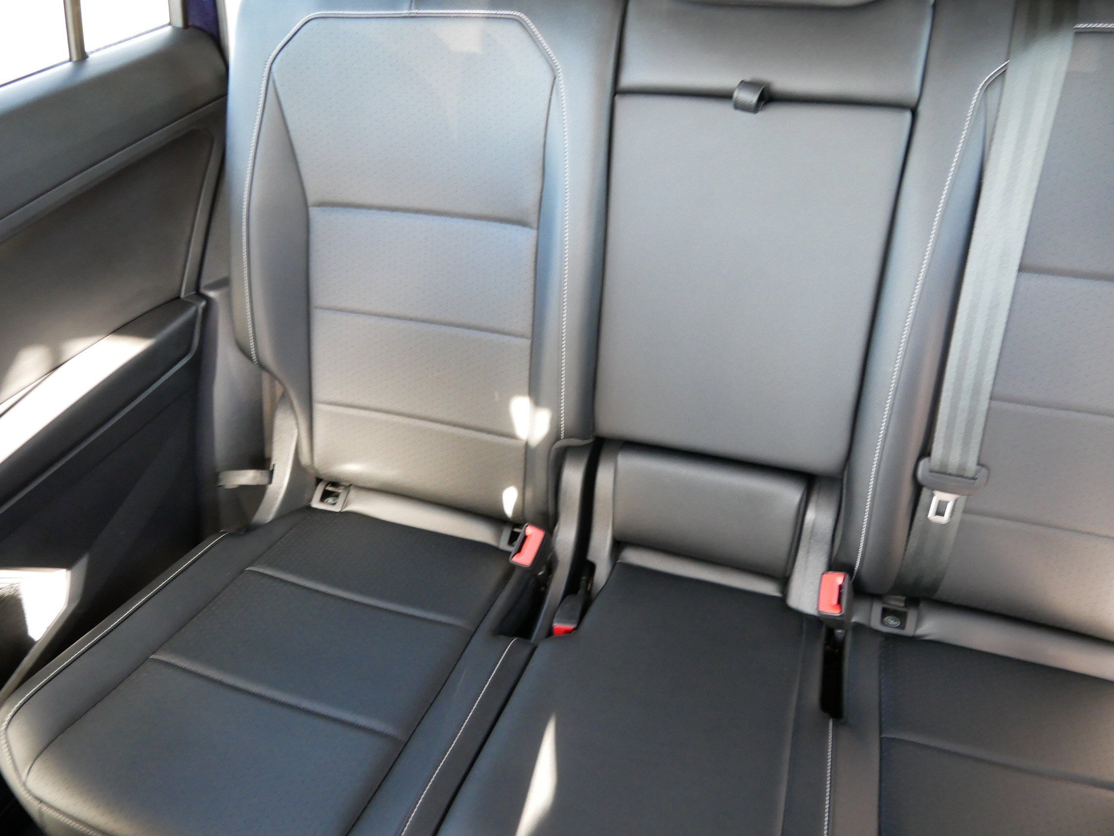 Used 2021 Volkswagen Tiguan SE image 12