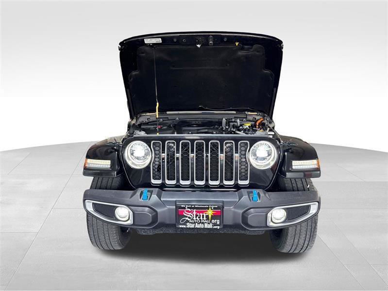 Used 2023 Jeep Wrangler Unlimited Sahara w/ Cold Weather Group AWD/4WD image 11