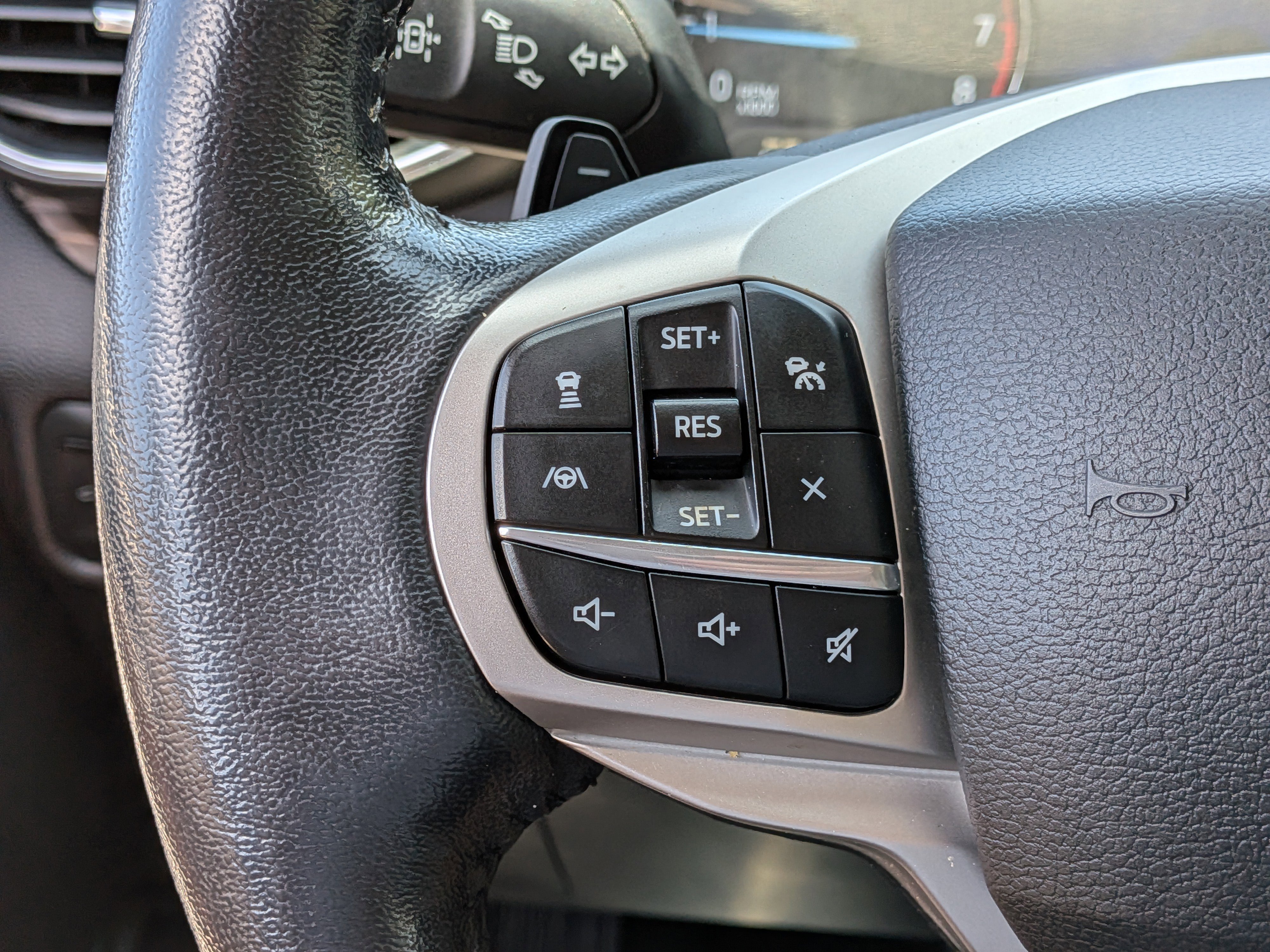 Used 2020 Ford Explorer Limited w/ Class III Trailer Tow Package image 25